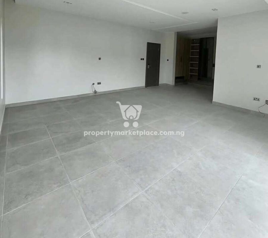 Smart 5 bedroom detached duplex with swimming pool