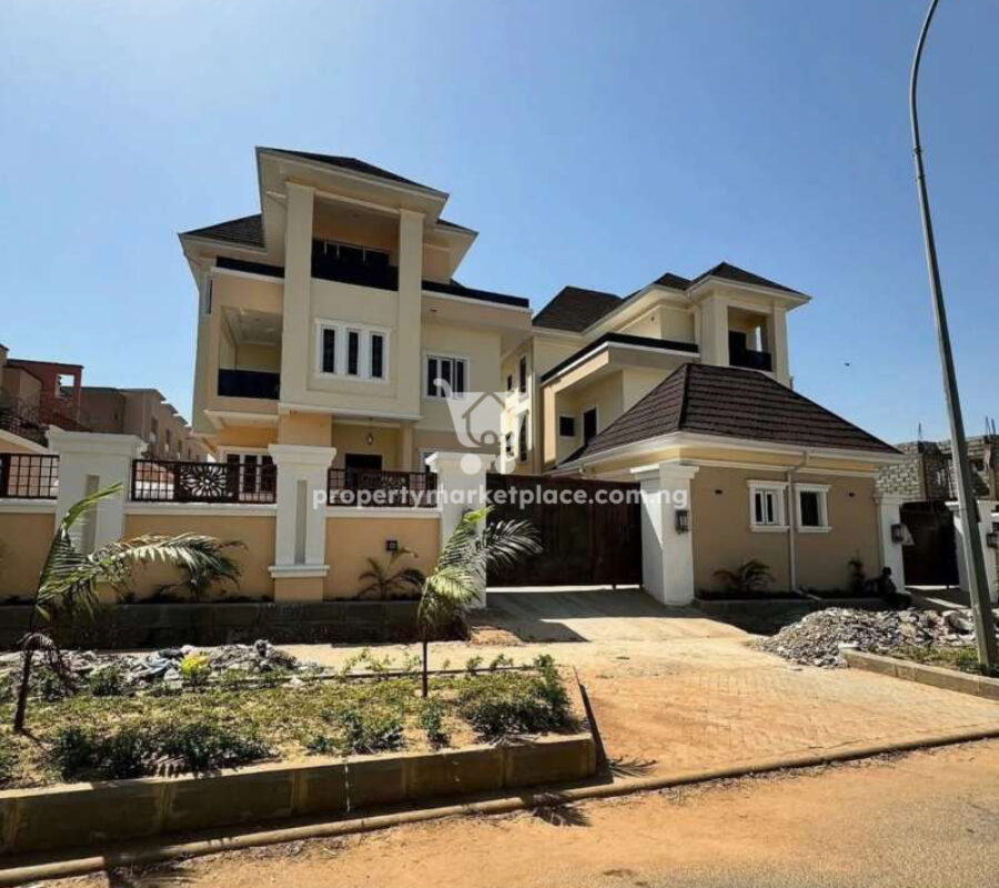 Luxury 7 bedroom detached duplex with swimming pool and elevator