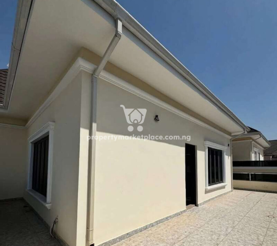 Luxury 7 bedroom detached duplex with swimming pool and elevator