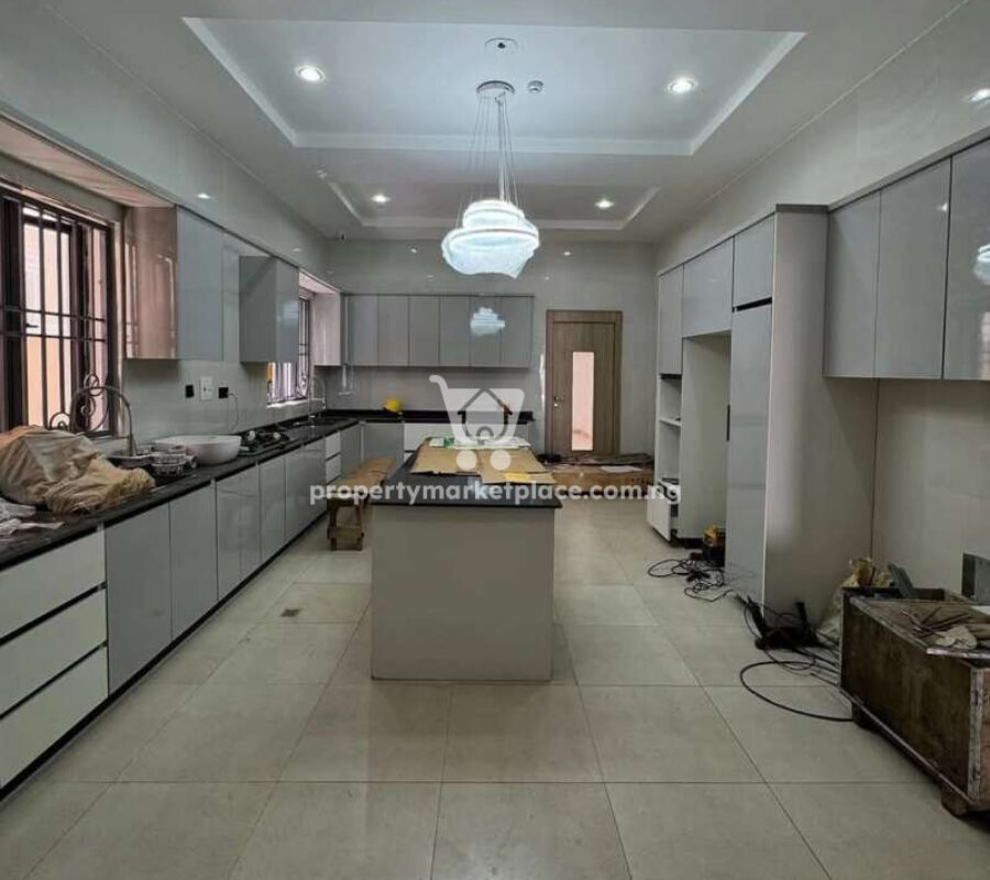 Luxury 7 bedroom detached duplex with swimming pool and elevator