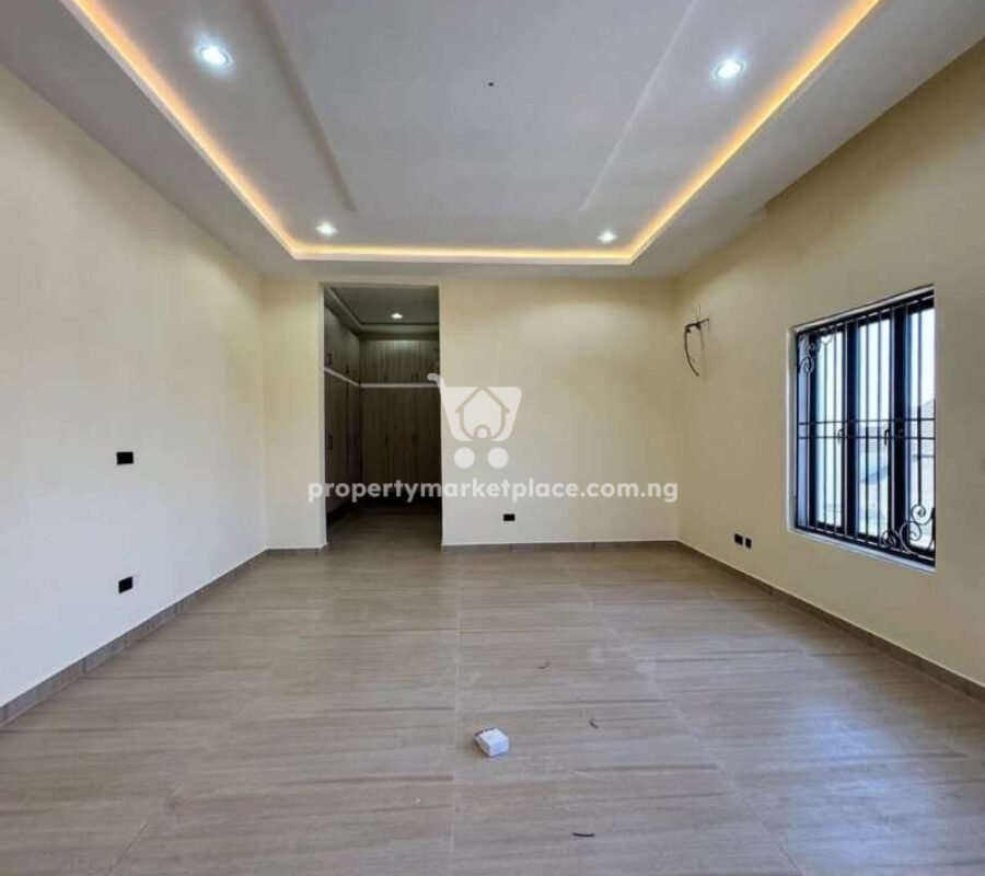 Luxury 7 bedroom detached duplex with swimming pool and elevator