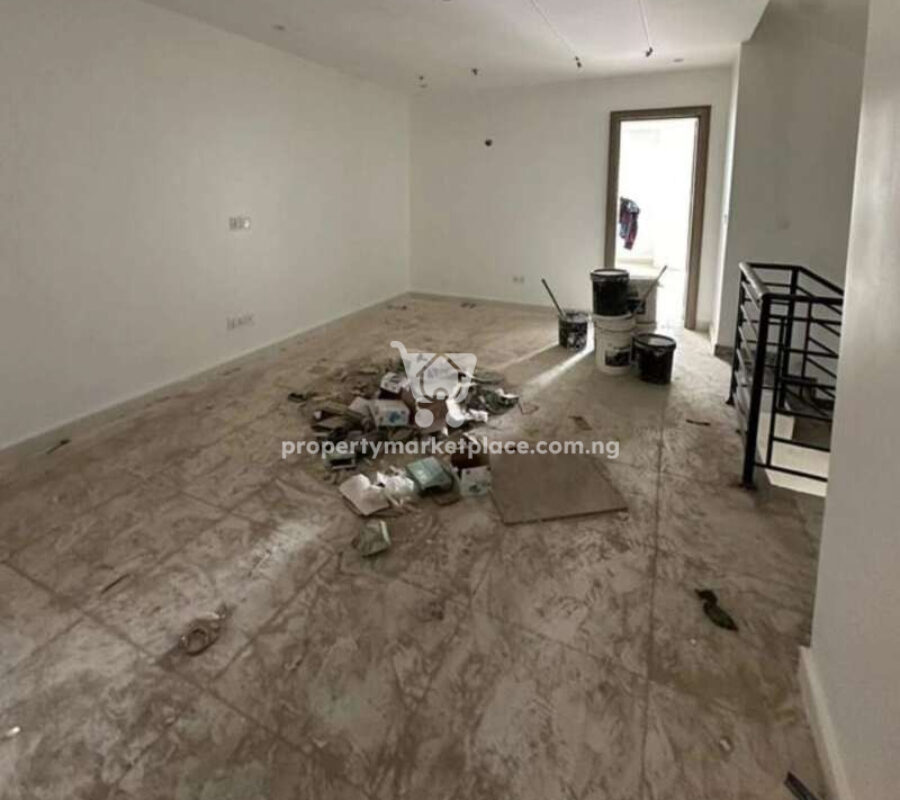 Nicely finished 4 bedroom terrace duplex with a room Bq