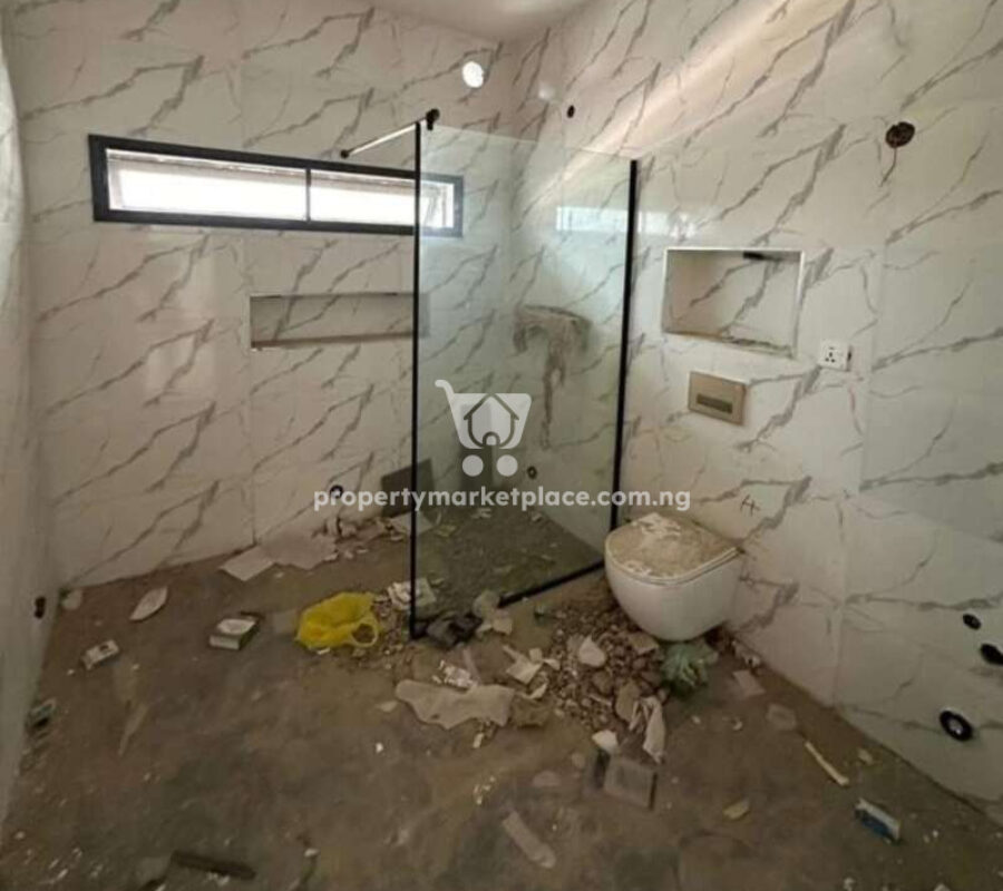 Nicely finished 4 bedroom terrace duplex with a room Bq
