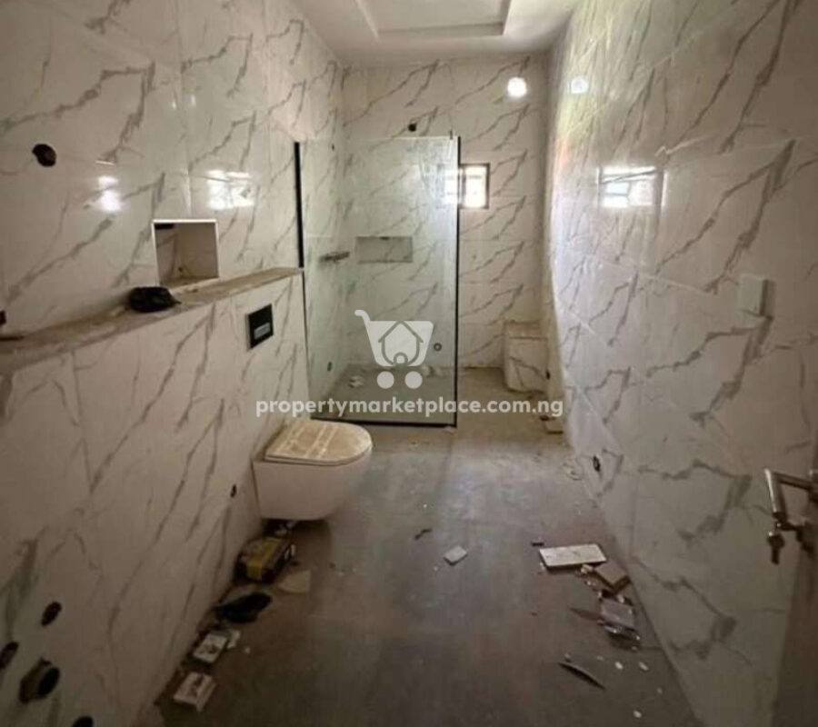 Nicely finished 4 bedroom terrace duplex with a room Bq
