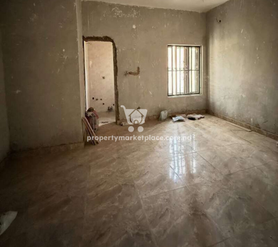 Spacious 3 bedroom flat in a nice area and serene area