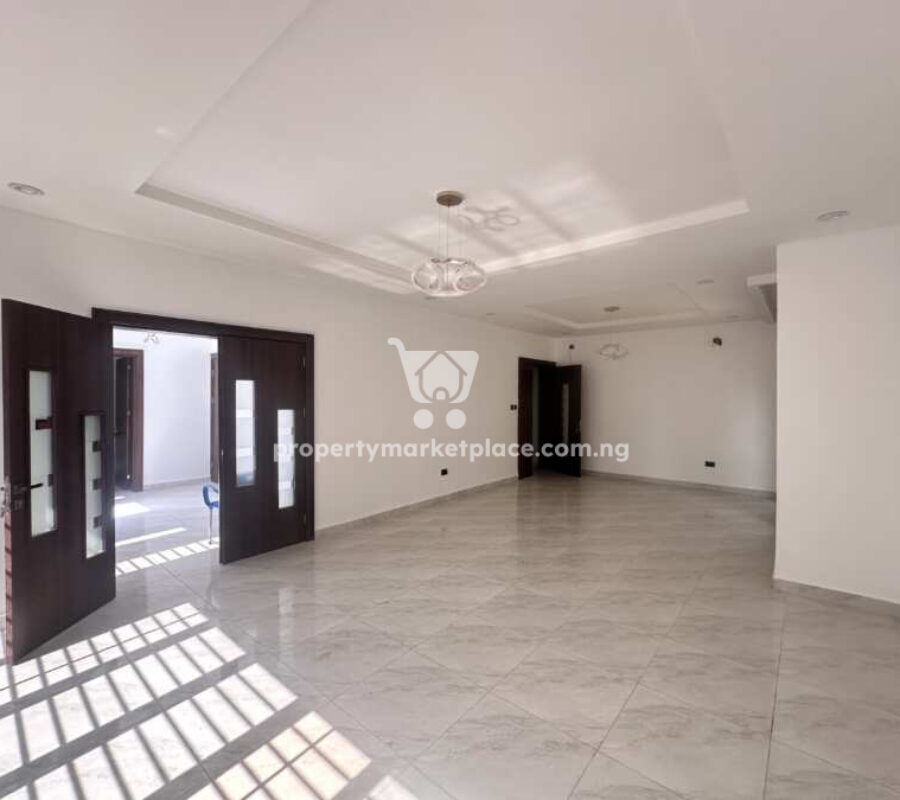 5 bedroom detached duplex with a room boys quarters