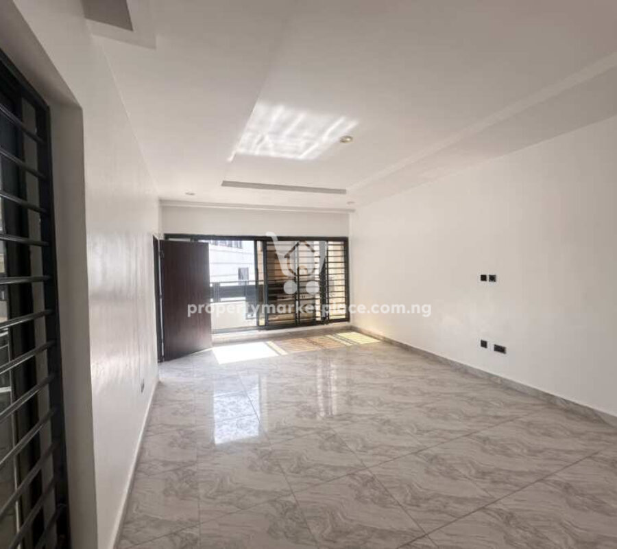 5 bedroom detached duplex with a room boys quarters
