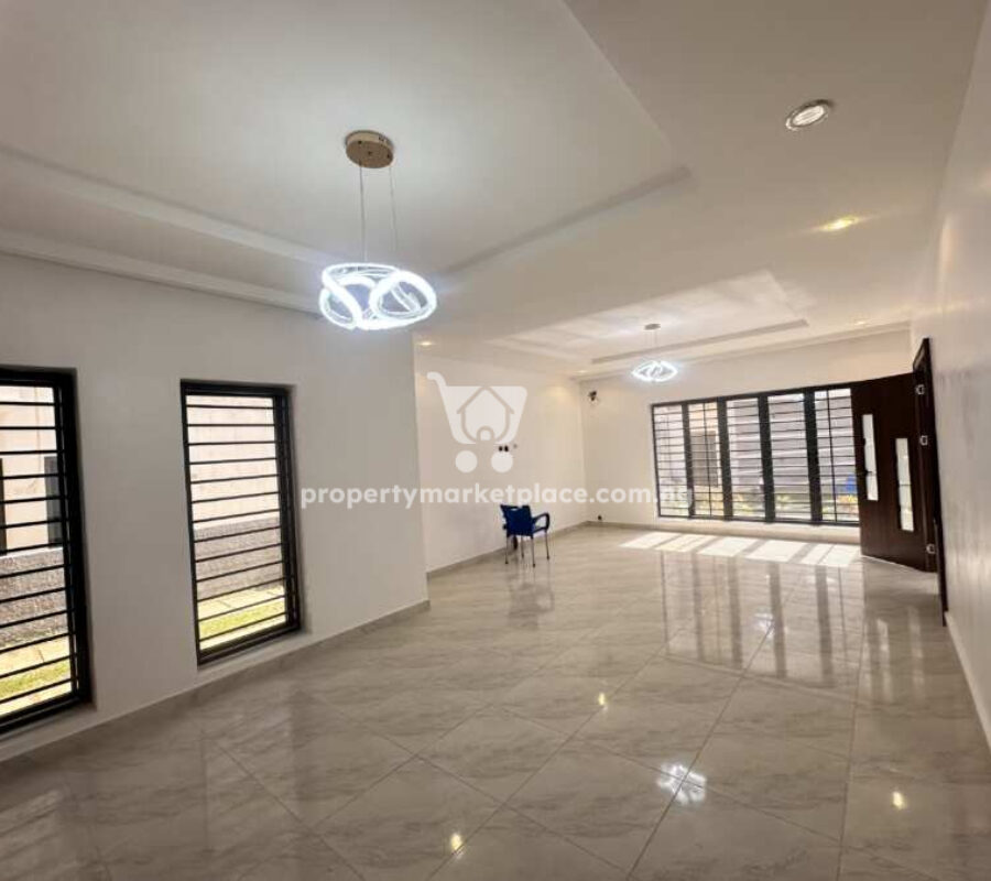 5 bedroom detached duplex with a room boys quarters