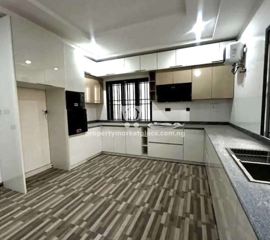 Nicely finished 4 bedroom terrace duplex with a room Bq