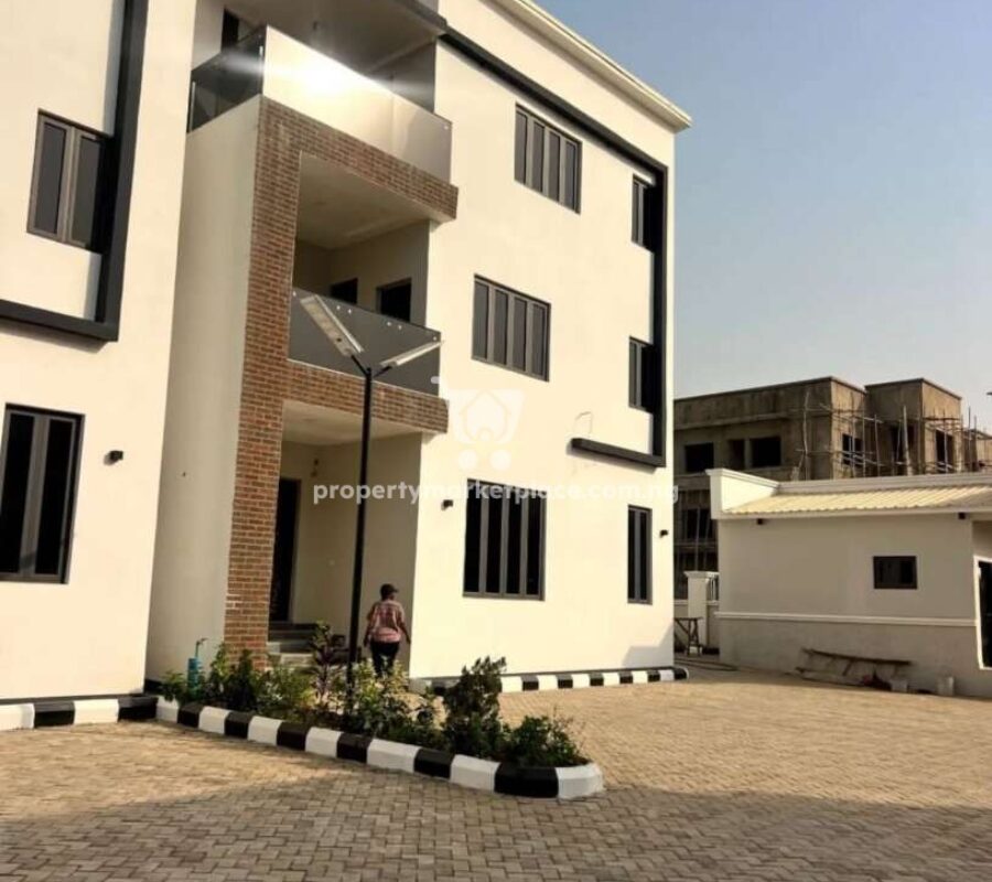 Nicely finished 4 bedroom terrace duplex with a room Bq