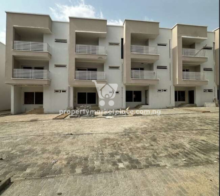 Luxury 4 bedroom terrace duplex serviced with swimming pool