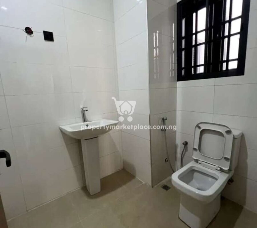 Nicely finished 4 bedroom terrace duplex with a room Bq