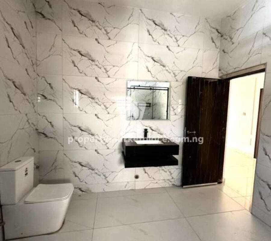 Solidly finished 4 bedroom detached duplex with a room Bq