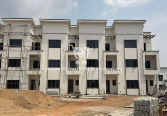 Spacious 4 bedroom terrace duplex with a room Bq