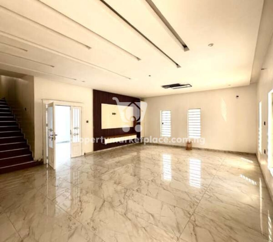 Solidly finished 4 bedroom detached duplex with a room Bq