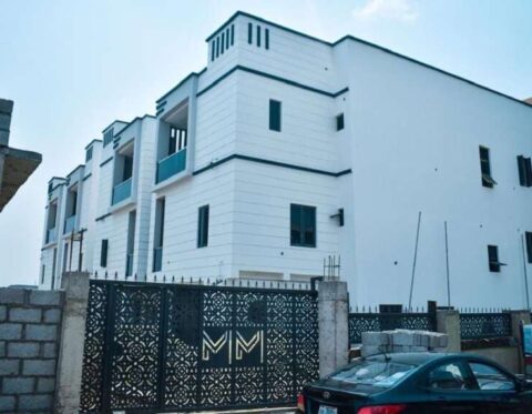 Automated 5 bedroom terrace duplex with a room Bq