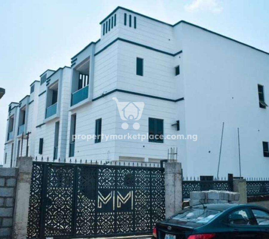 Automated 5 bedroom terrace duplex with a room Bq