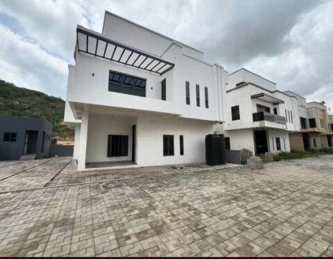 Tastefully finished 5 bedroom detached duplex in an estate