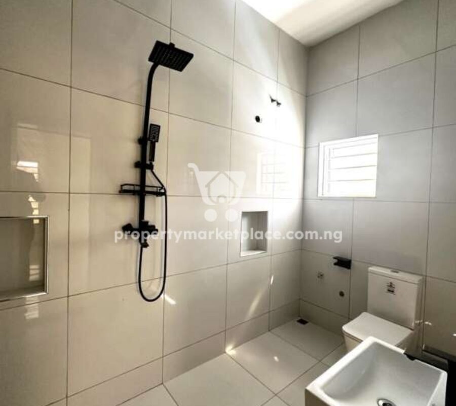 Solidly finished 4 bedroom detached duplex with a room Bq