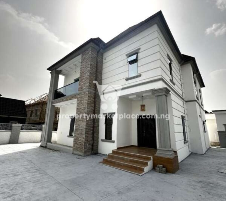 Solidly finished 4 bedroom detached duplex with a room Bq