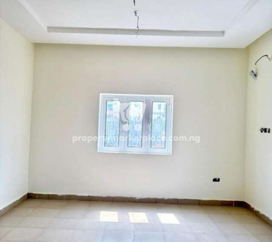 Tastefully finished 2 bedroom flat in a nice area