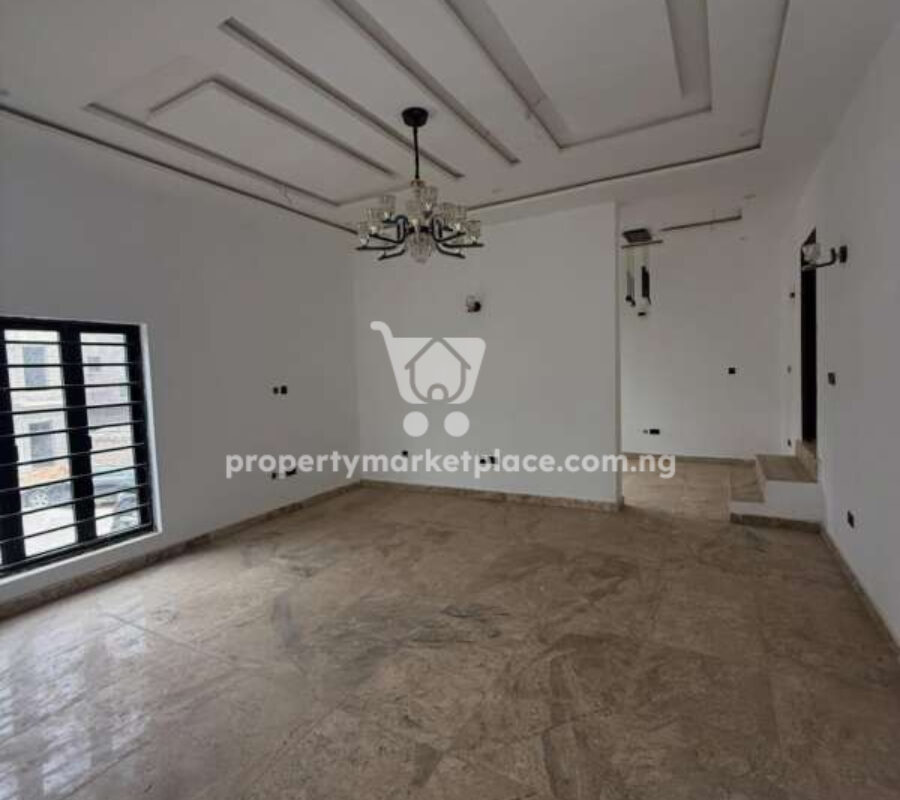Massive 6 bedrooms semi-detached duplex with a room Bq