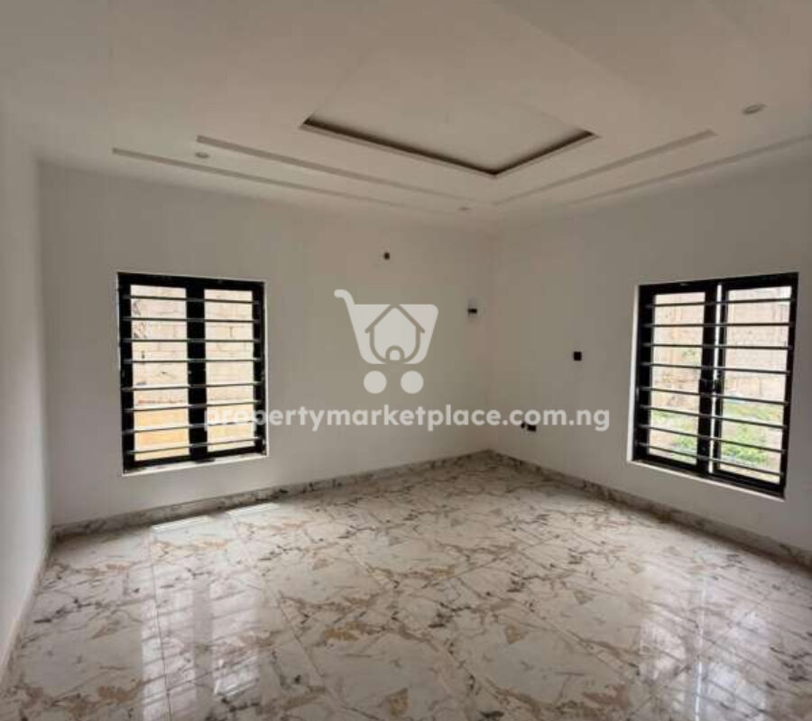 Massive 6 bedrooms semi-detached duplex with a room Bq