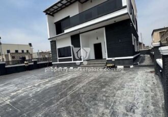 Tastefully finished 4 bedroom detached duplex with Bq