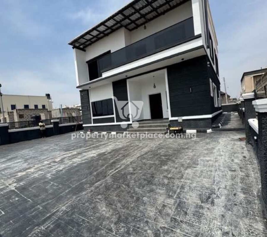 Tastefully finished 4 bedroom detached duplex with Bq