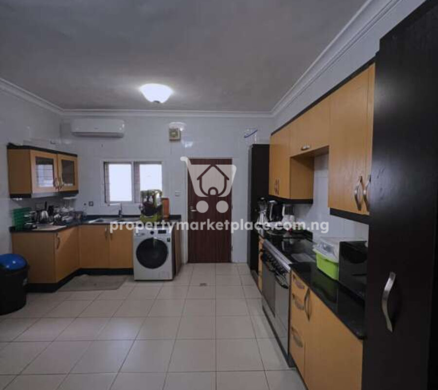 Spacious 4 bedroom terrace duplex with Bq serviced with swimming pool