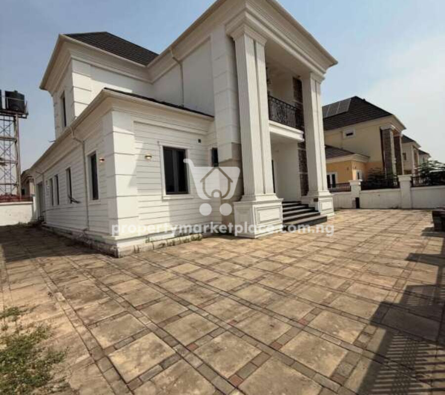 Superbly finished 4 bedroom detached duplex with a room boys quarters