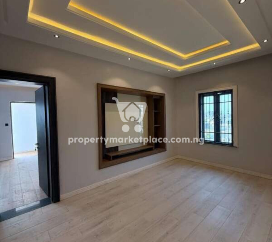 Superbly finished 4 bedroom detached duplex with a room boys quarters