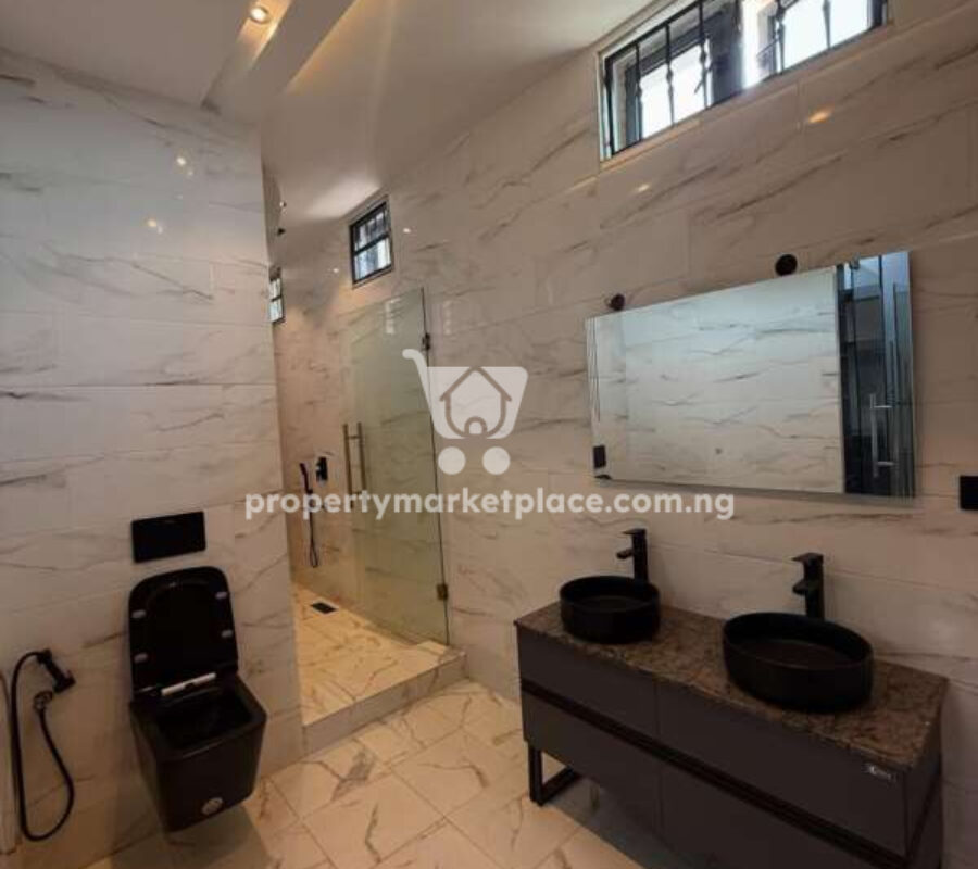Superbly finished 4 bedroom detached duplex with a room boys quarters