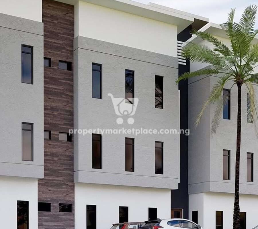 Spacious 2 bedroom apartment in an accessible area with tarred roads