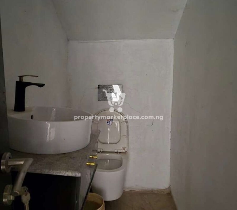 Superb 5 bedroom terrace duplex with a private compound