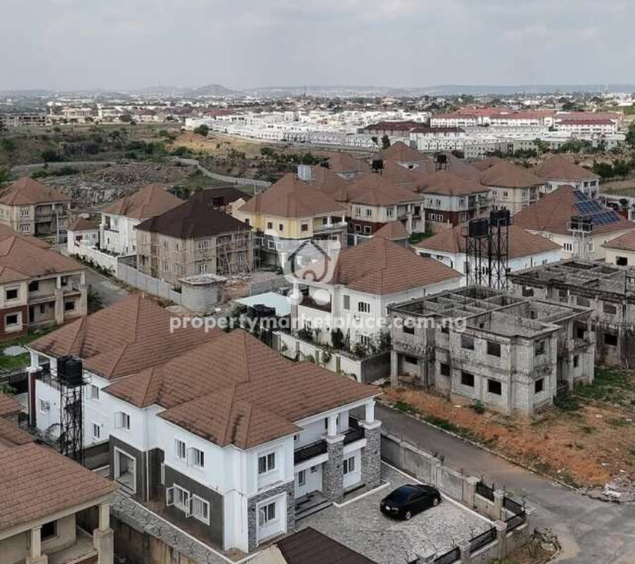 Nicely furnished 4 bedroom detached duplex with Bq