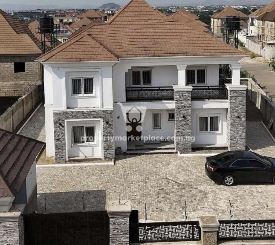 Nicely furnished 4 bedroom detached duplex with Bq