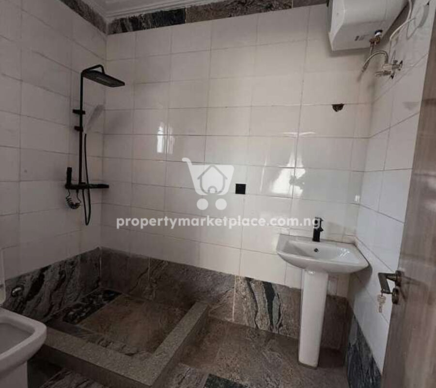 Nicely furnished 4 bedroom detached duplex with Bq