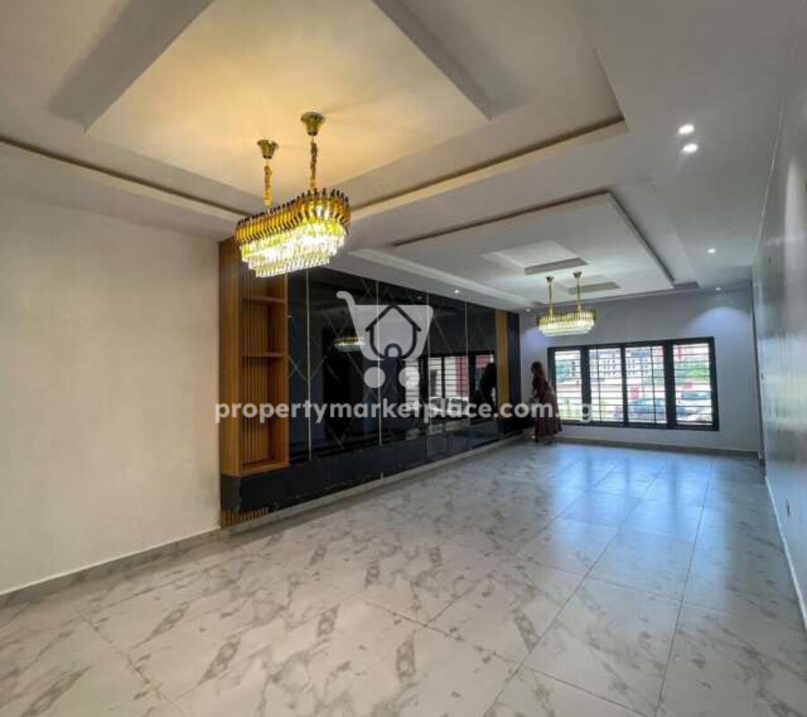 Superbly finished 4 bedroom terrace duplex with a room Bq