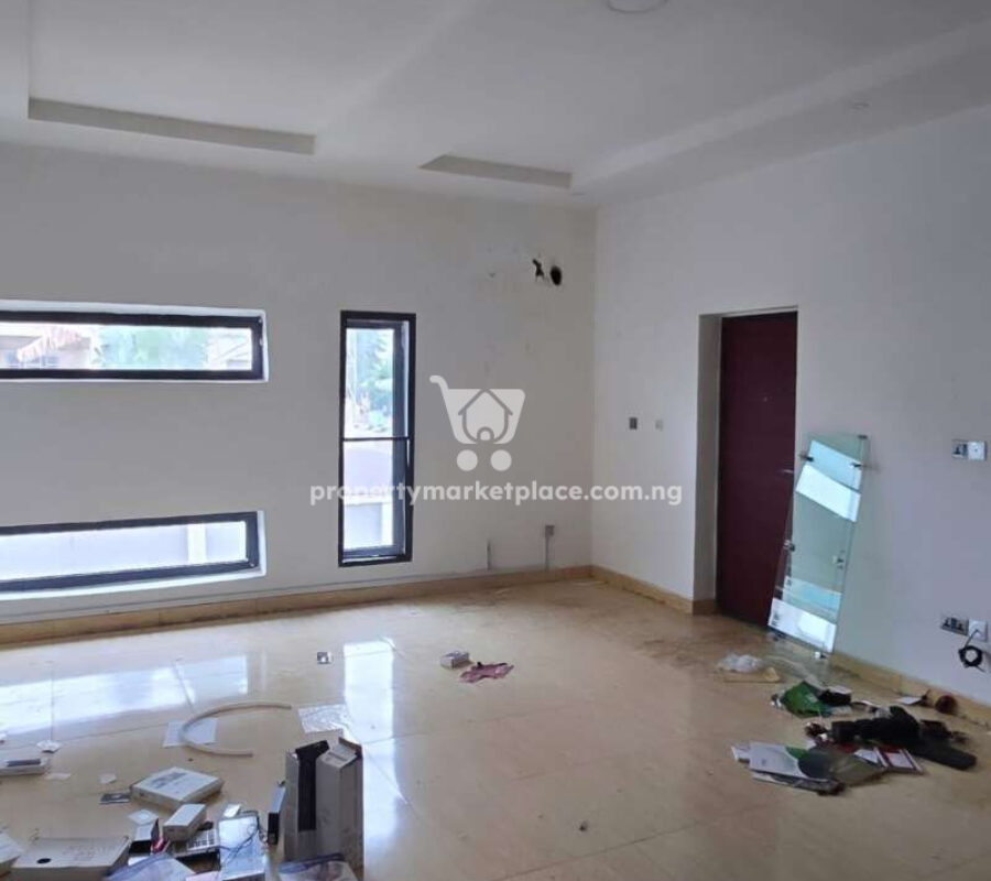 Spacious 4 bedroom terrace duplex with a room boys quarters