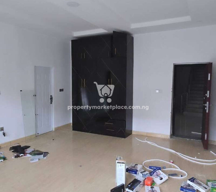 Spacious 4 bedroom terrace duplex with a room boys quarters