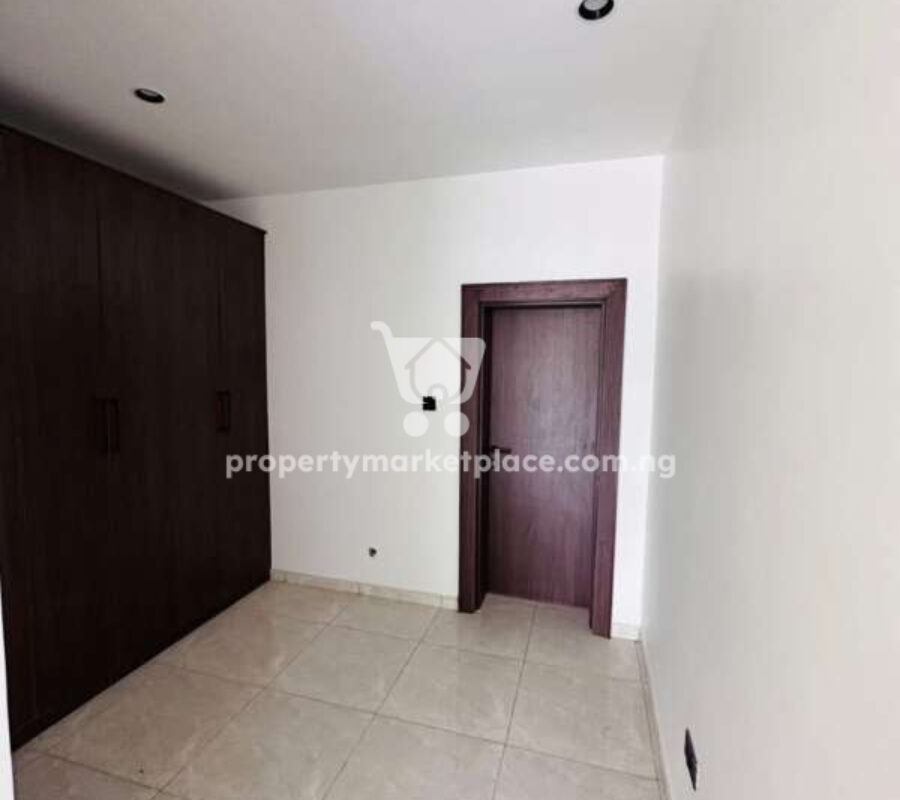 Spacious 4 bedroom terrace duplex with a room boys quarters