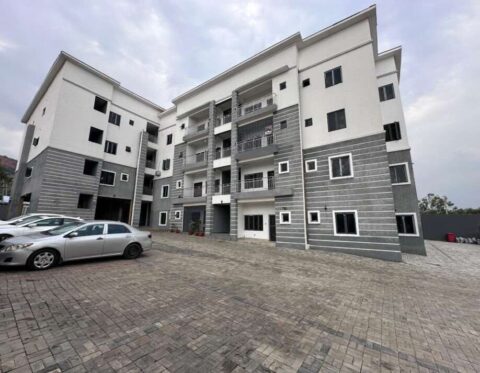 Luxury 3 bedroom flat with a room boys quarters