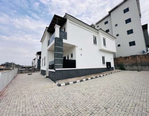 Superb 5 bedroom detached duplex with Bq (private compound)