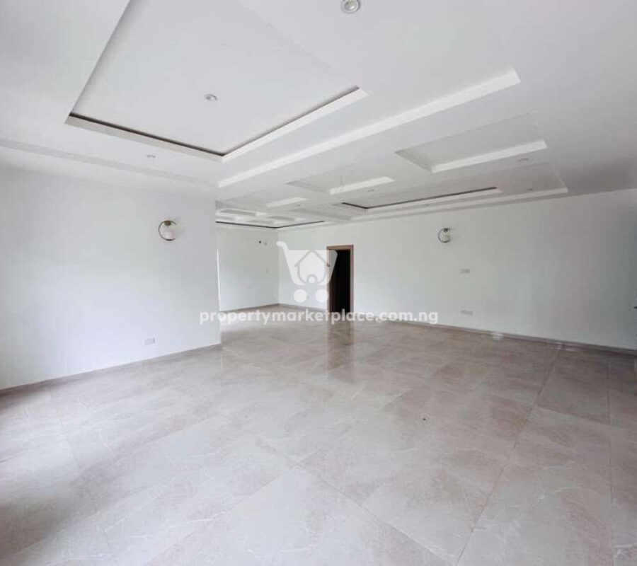 Superb 5 bedroom detached duplex with Bq (private compound)