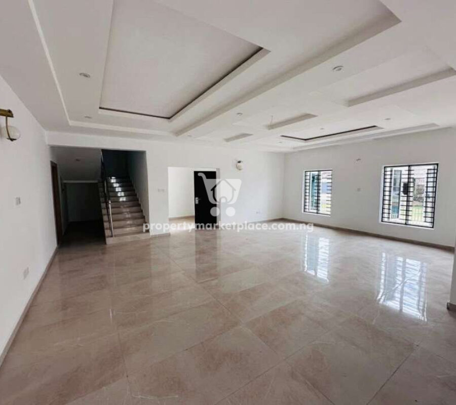 Superb 5 bedroom detached duplex with Bq (private compound)
