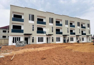 Spacious 4 bedroom terrace duplex with Bq in a nice area