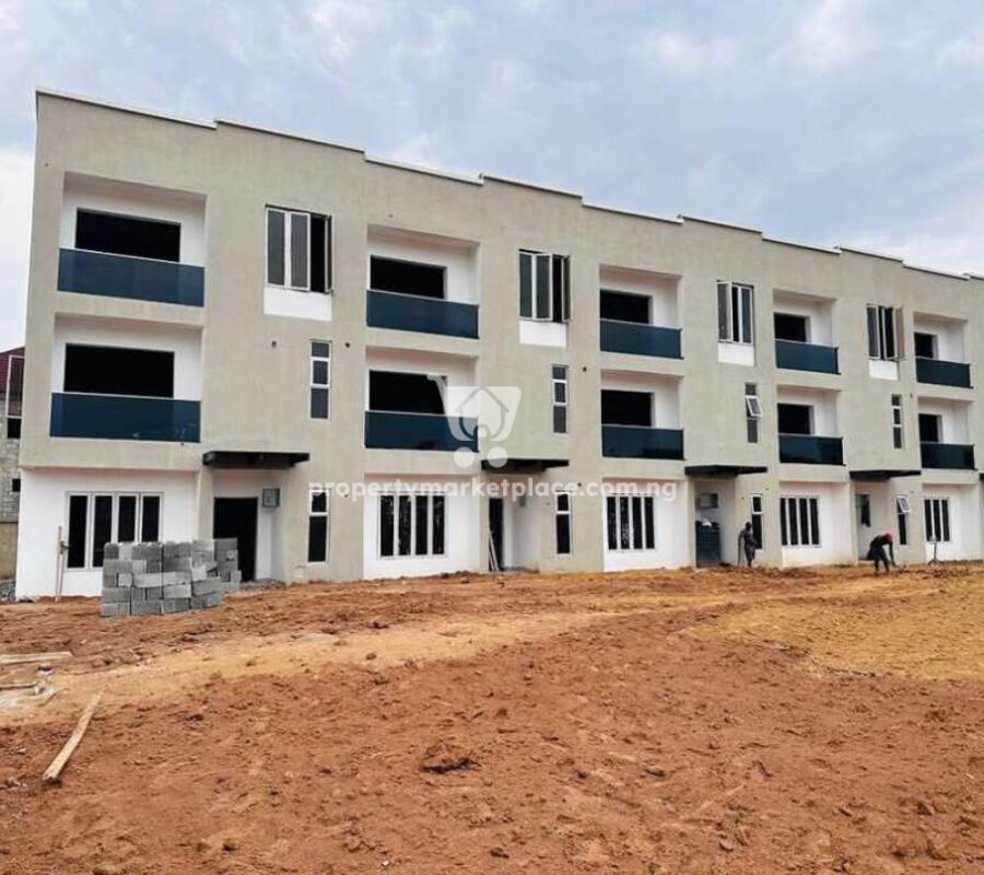 Spacious 4 bedroom terrace duplex with Bq in a nice area