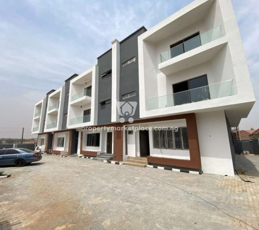 Spacious 4 bedroom terrace duplex with Bq (semi-finished)