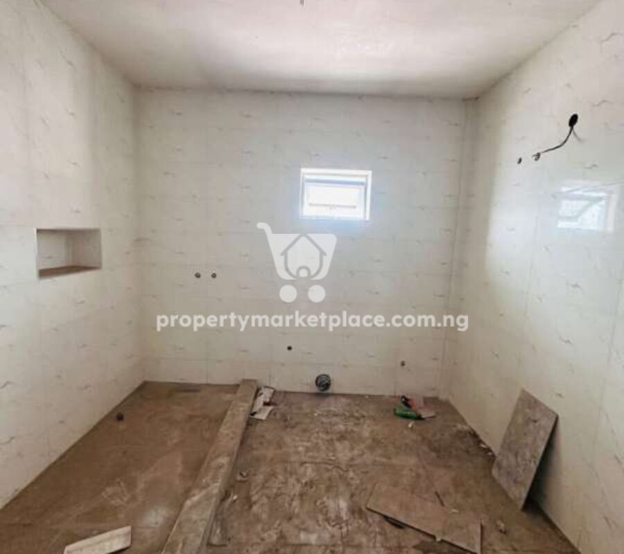 Massive 4 bedroom terrace duplex with a room boys quarters